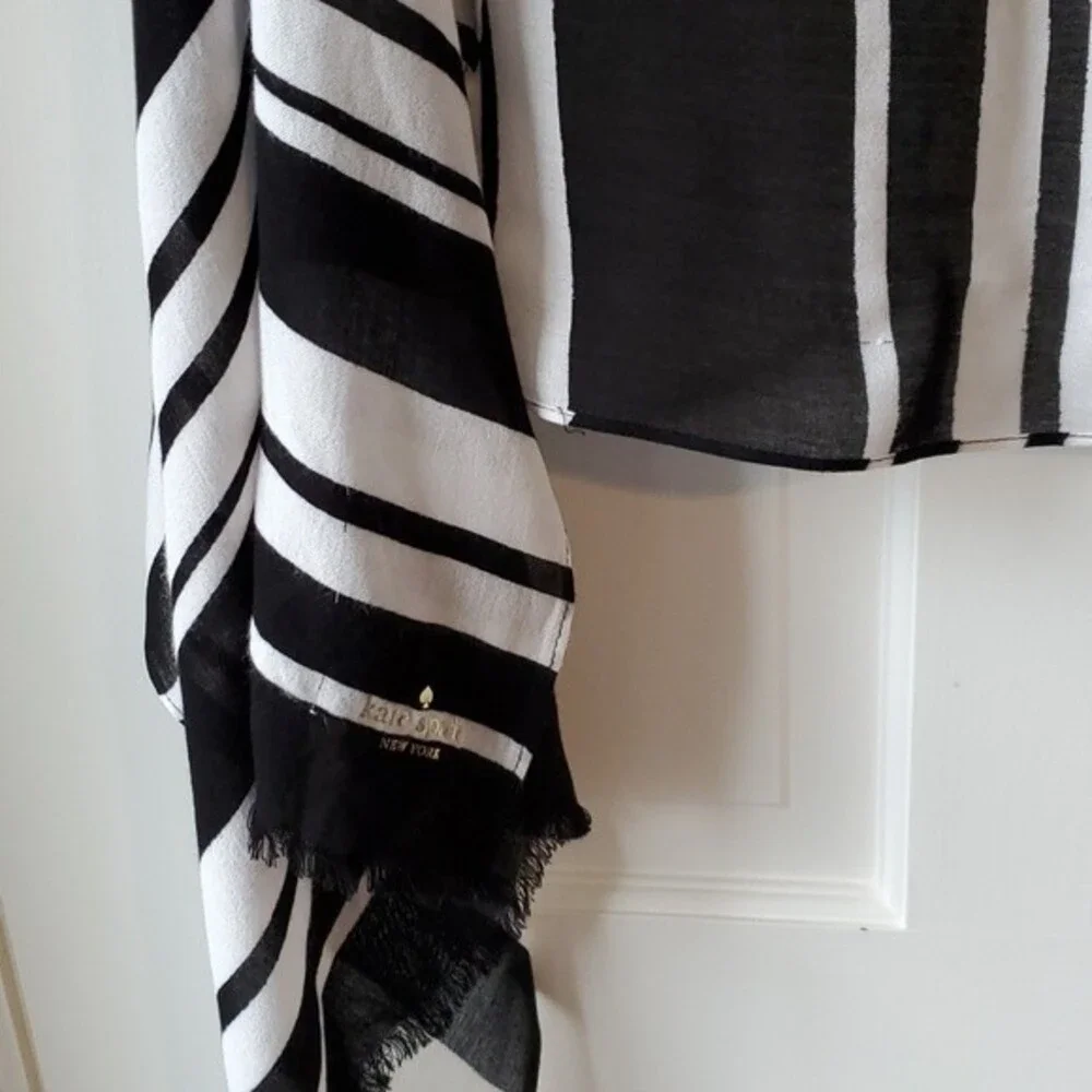 KATE SPADE BLACK WHITE STRIPE LIGHTWEIGHT SCARF WRAP NAUTICAL SUMMER BEACHY